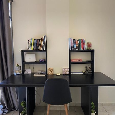Irinis Apartment In 칼라마타 외부 사진