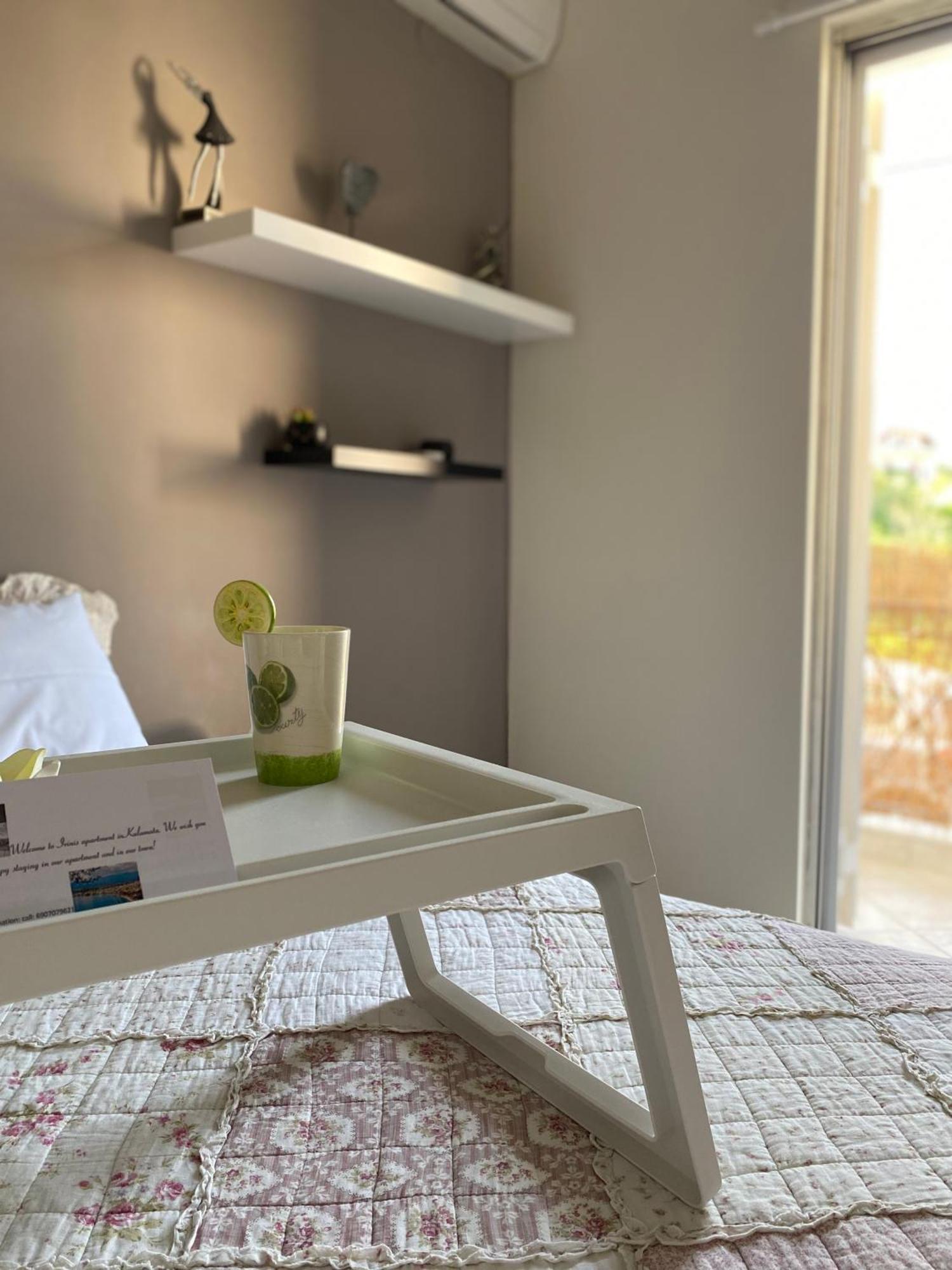 Irinis Apartment In 칼라마타 외부 사진